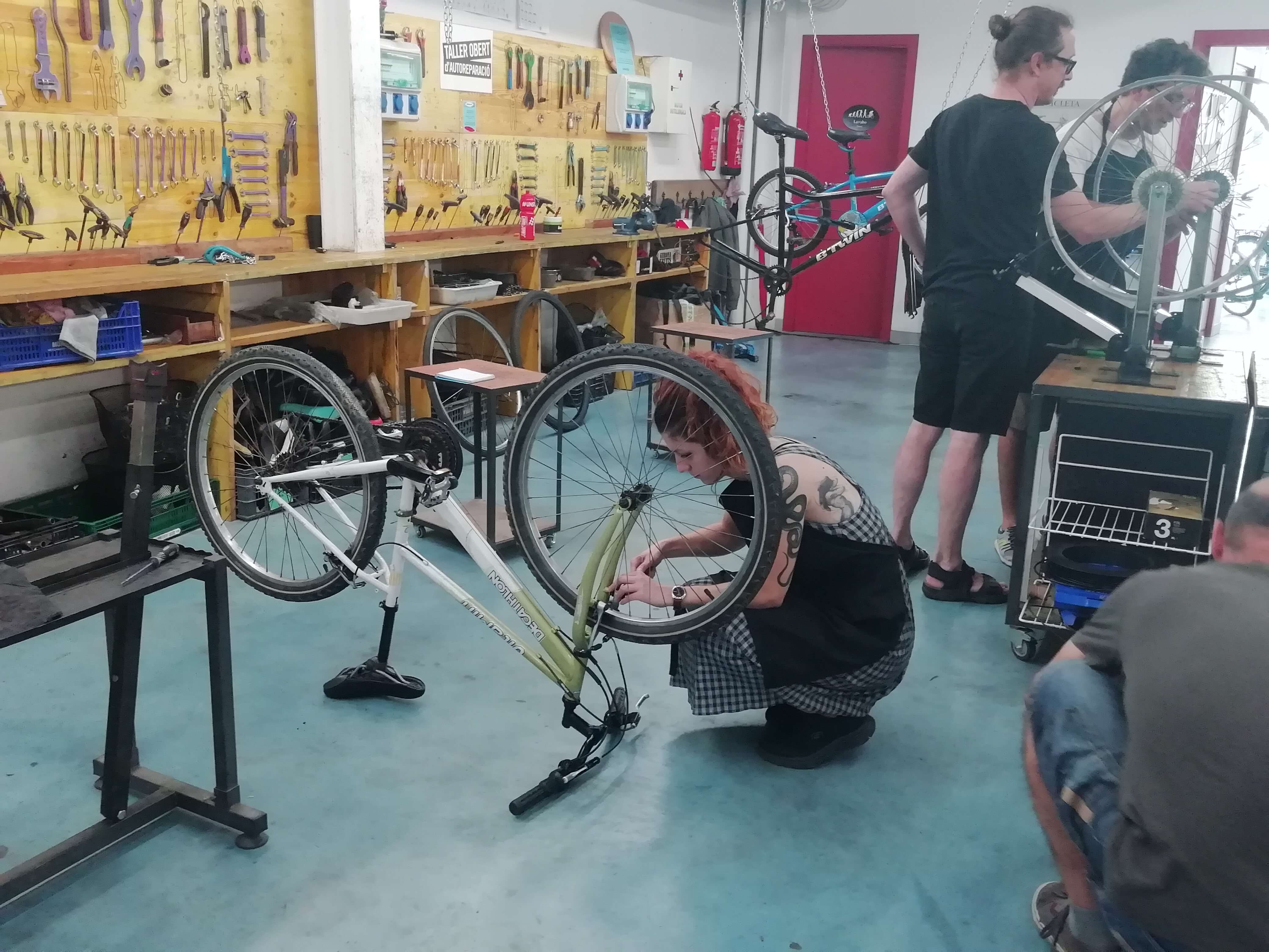 . Peculiar Anzai Espacio Mecánica Bici, formación mecánica de la bicicleta